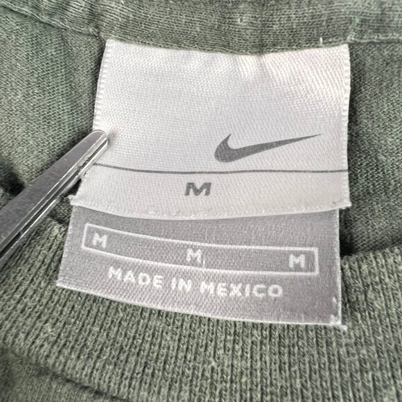 Vintage Y2K Nike Shirt Adult Medium Green & White Faded Small Contrast Logo Tee - Picture 4 of 10